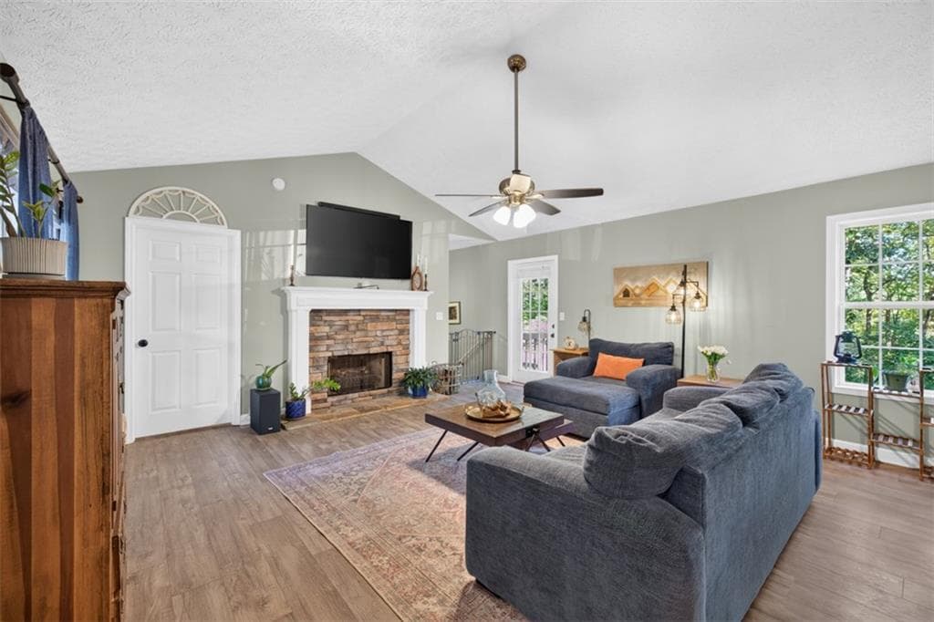3 bedroom, 3 bathroom, 1,942 sq ft single family residence under contract at 171 Dawson Drive, Dawsonville, GA 30534 — photo 9