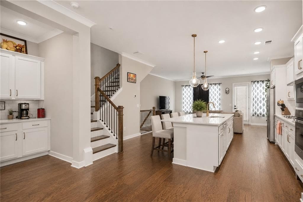 4 bedroom, 4 bathroom, 2,364 sq ft townhouse for sale at 495 Ashbury Drive, Roswell, GA 30076 — photo 4
