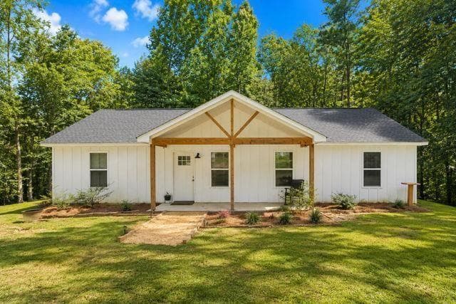 3 bedroom, 2 bathroom, 1,456 sq ft single family residence under contract at 2768 N Highway 100, Waco, GA 30182 — photo 2