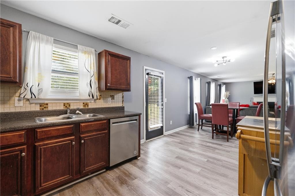 4 bedroom, 3 bathroom, 2,400 sq ft single family residence for sale at 3672 Rosebud Park Drive, Snellville, GA 30039 — photo 9
