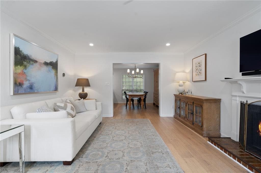 3 bedroom, 3 bathroom, 1,560 sq ft townhouse for sale at 8 Kings Tavern Place, Atlanta, GA 30318 — photo 6