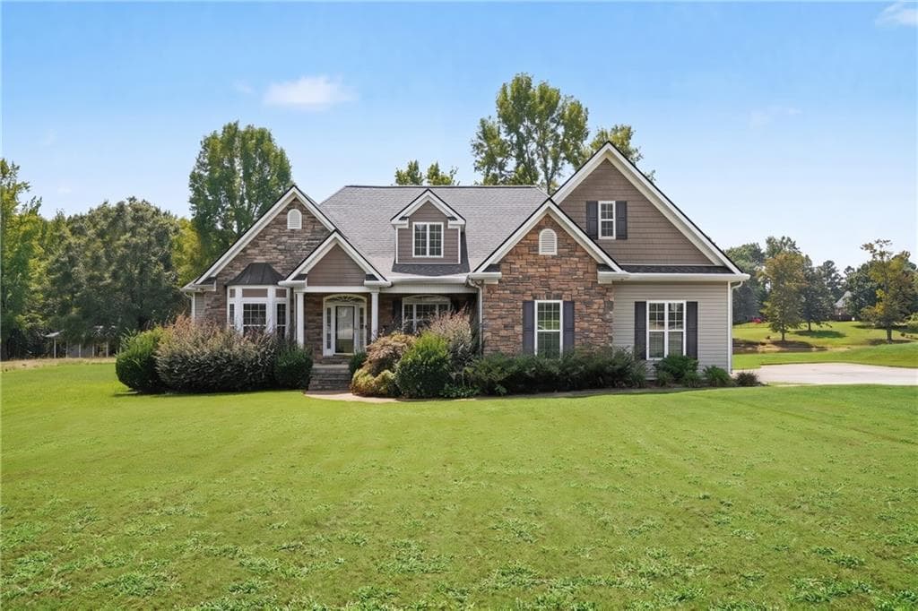 4 bedroom, 2 bathroom, 2,712 sq ft single family residence for sale at 43 Wellington Drive, Griffin, GA 30224