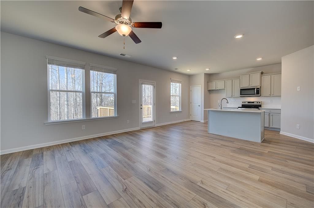 3 bedroom, 3 bathroom, 1,721 sq ft single family residence for sale at 64 Homesite Fayme Court, Newnan, GA 30263 — photo 5