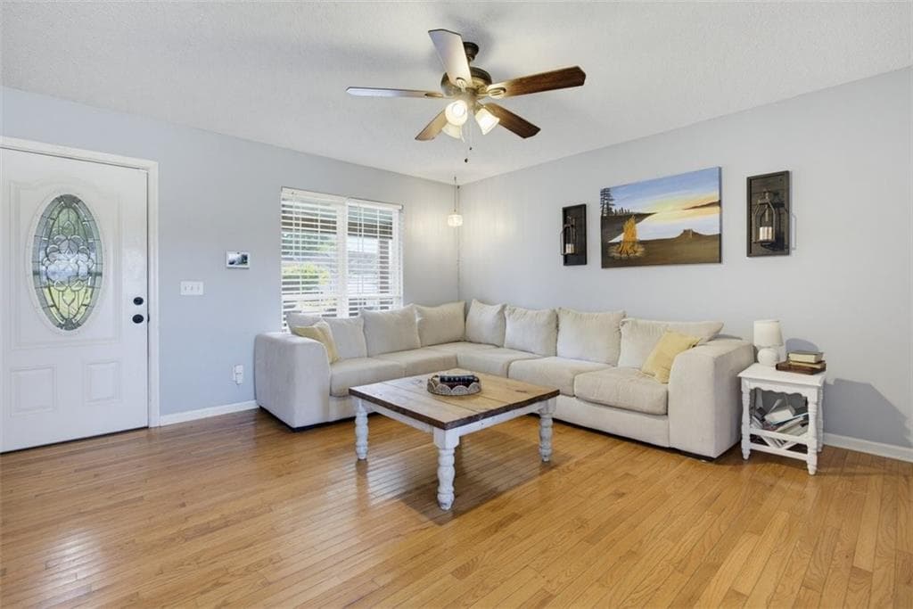 3 bedroom, 2 bathroom, 1,296 sq ft single family residence for sale at 120 Fieldcrest Drive, Calhoun, GA 30701 — photo 5