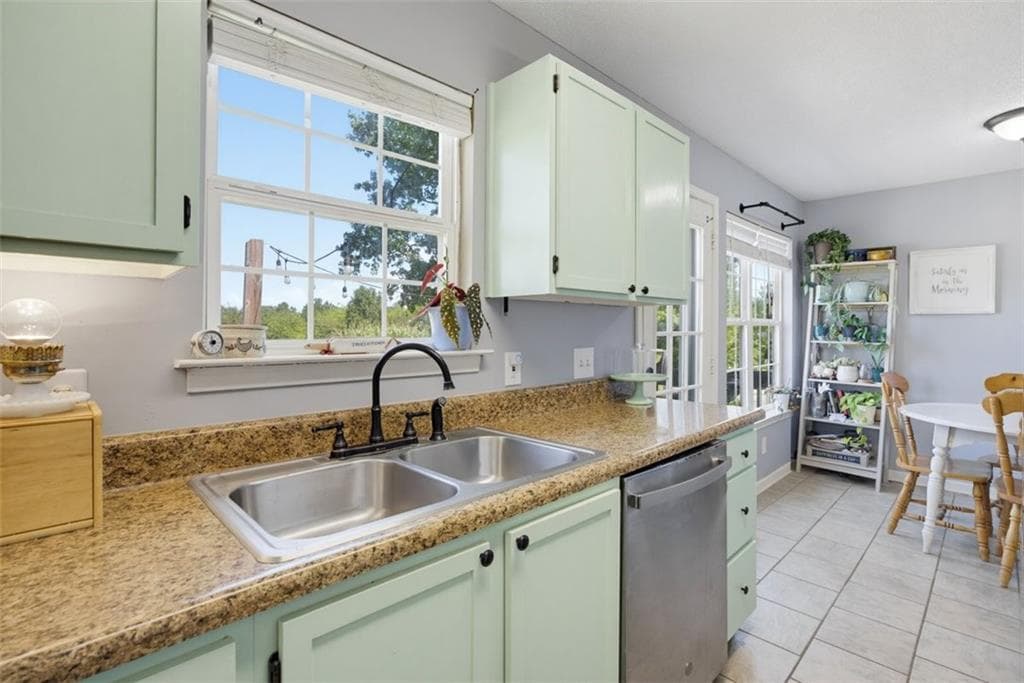3 bedroom, 2 bathroom, 1,296 sq ft single family residence for sale at 120 Fieldcrest Drive, Calhoun, GA 30701 — photo 10