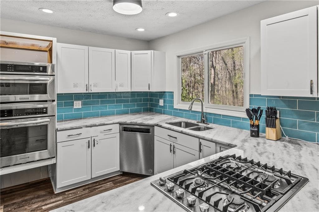 4 bedroom, 5 bathroom, 2,800 sq ft single family residence for sale at 330 Winterberry Drive, Athens, GA 30606 — photo 4