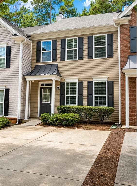 3 bedroom, 3 bathroom, 1,560 sq ft townhouse for sale at 185 Galecrest Drive, Milton, GA 30004 — photo 2