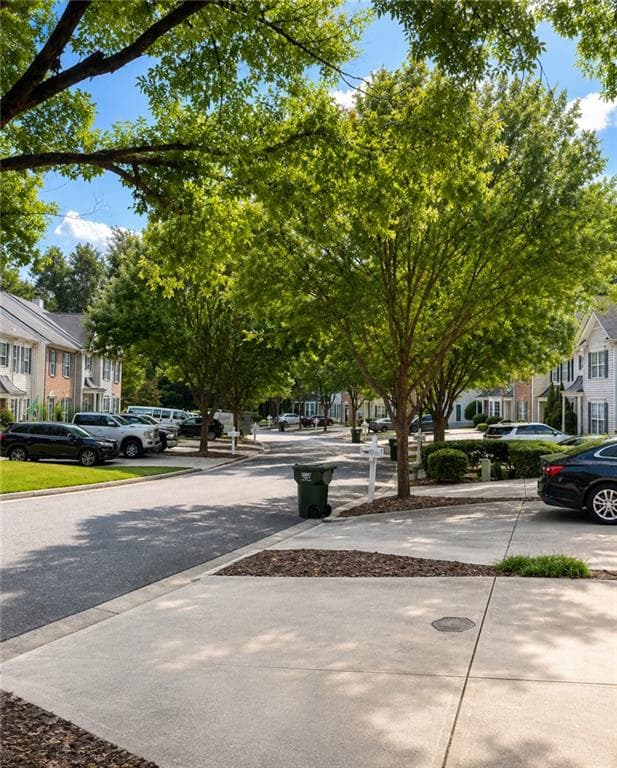 3 bedroom, 3 bathroom, 1,560 sq ft townhouse for sale at 185 Galecrest Drive, Milton, GA 30004 — photo 3