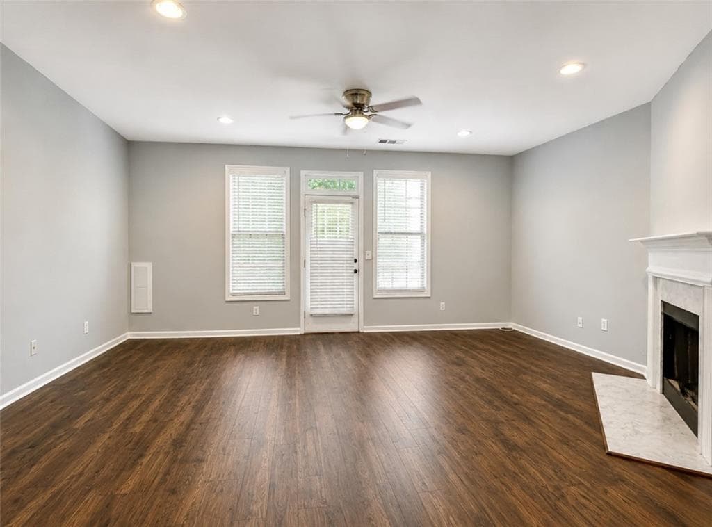 3 bedroom, 3 bathroom, 1,560 sq ft townhouse for sale at 185 Galecrest Drive, Milton, GA 30004 — photo 8
