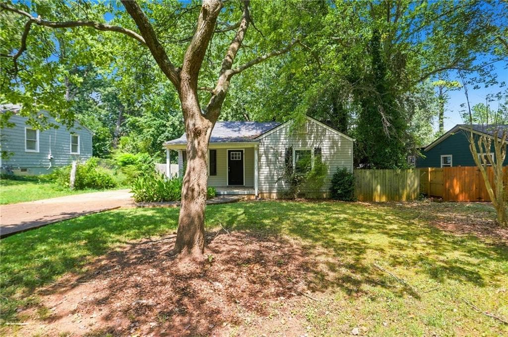 3 bedroom, 2 bathroom, 1,067 sq ft single family residence for sale at 3444 Orchard Circle, Decatur, GA 30032 — photo 2