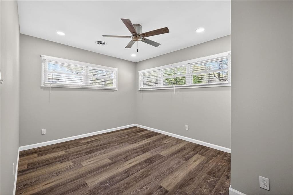 4 bedroom, 2 bathroom, 1,375 sq ft single family residence for sale at 3045 Lindon Lane, Decatur, GA 30033 — photo 3