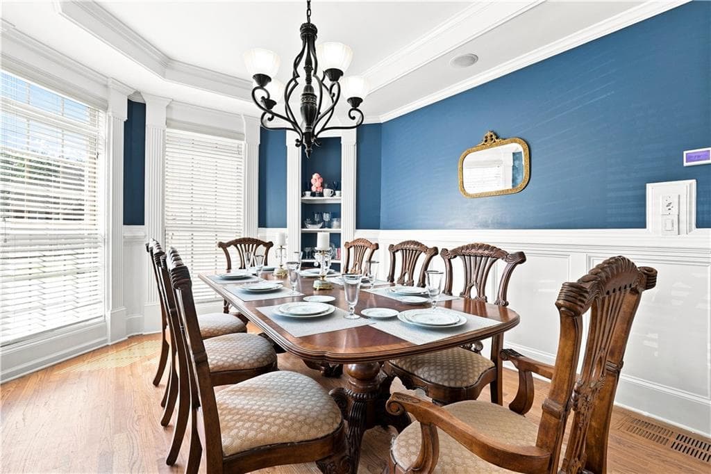 6 bedroom, 6 bathroom, 5,524 sq ft single family residence for sale at 8915 Maple Run Trail, Cumming, GA 30506 — photo 4