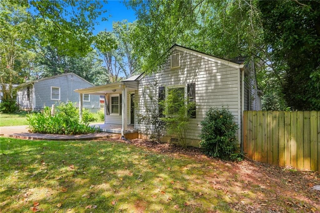 3 bedroom, 2 bathroom, 1,067 sq ft single family residence for sale at 3444 Orchard Circle, Decatur, GA 30032 — photo 4