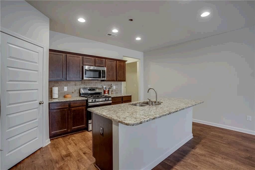 4 bedroom, 2 bathroom, 1,819 sq ft single family residence for rent at 2436 Foxy Drive, Bethlehem, GA 30620 for $2,200 a month — photo 5