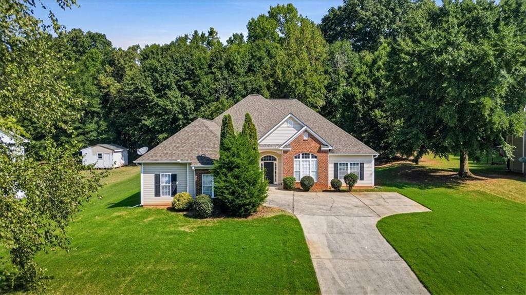 3 bedroom, 2 bathroom, 2,342 sq ft single family residence for sale at 150 Stewart Hollow Lane, Covington, GA 30016 — photo 2