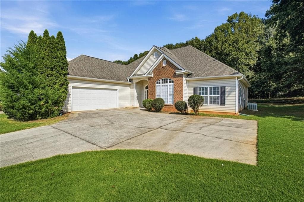 3 bedroom, 2 bathroom, 2,342 sq ft single family residence for sale at 150 Stewart Hollow Lane, Covington, GA 30016 — photo 3