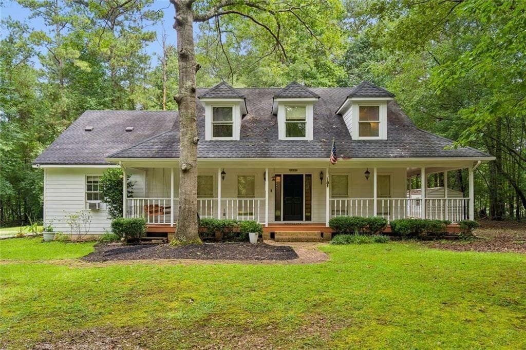 3 bedroom, 3 bathroom, 2,400 sq ft single family residence sold at 565 Stallsworth Road, Mcdonough, GA 30252