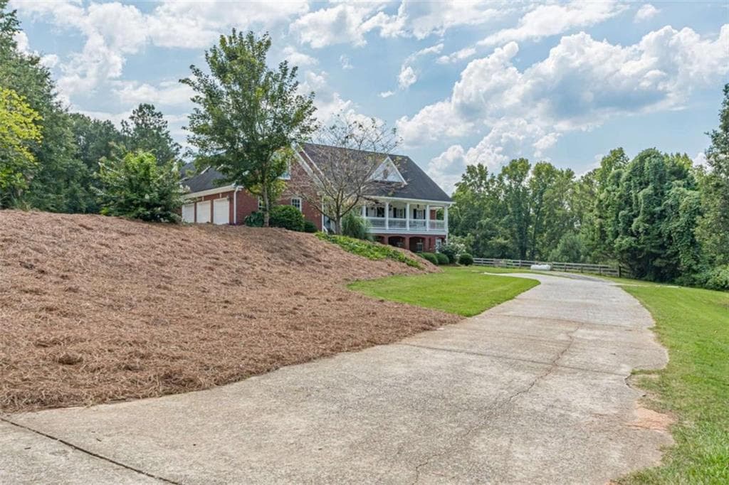 6 bedroom, 5 bathroom, 6,050 sq ft single family residence for sale at 5335 N Helton Road, Winston, GA 30187 — photo 4
