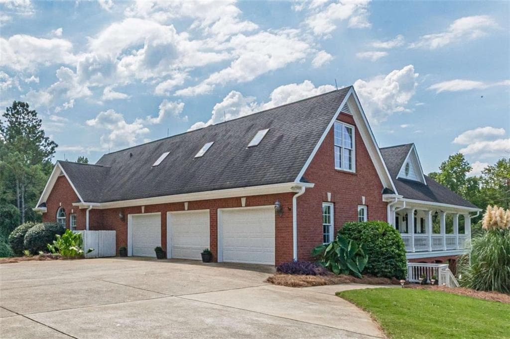 6 bedroom, 5 bathroom, 6,050 sq ft single family residence for sale at 5335 N Helton Road, Winston, GA 30187 — photo 5