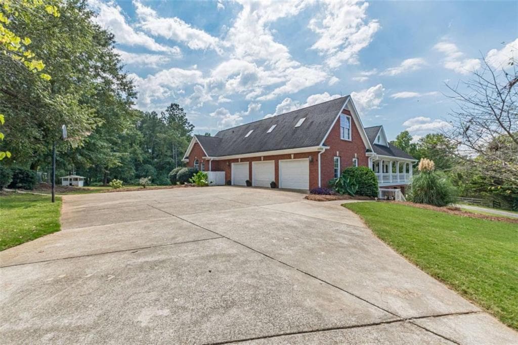 6 bedroom, 5 bathroom, 6,050 sq ft single family residence for sale at 5335 N Helton Road, Winston, GA 30187 — photo 6