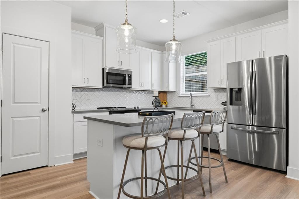 3 bedroom, 3 bathroom, 1,600 sq ft townhouse for rent at 5768 Calle Vista Drive, Lithonia, GA 30058 for $2,195 a month