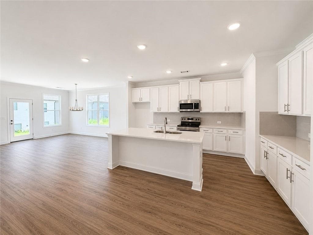 3 bedroom, 3 bathroom, 1,979 sq ft townhouse for sale at 3962 Streamlet Way 120, Gainesville, GA 30506 — photo 2