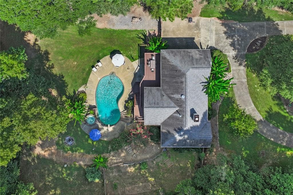 3 bedroom, 2 bathroom, 3,264 sq ft single family residence under contract at 127 Caracas Drive, Woodstock, GA 30188 — photo 3