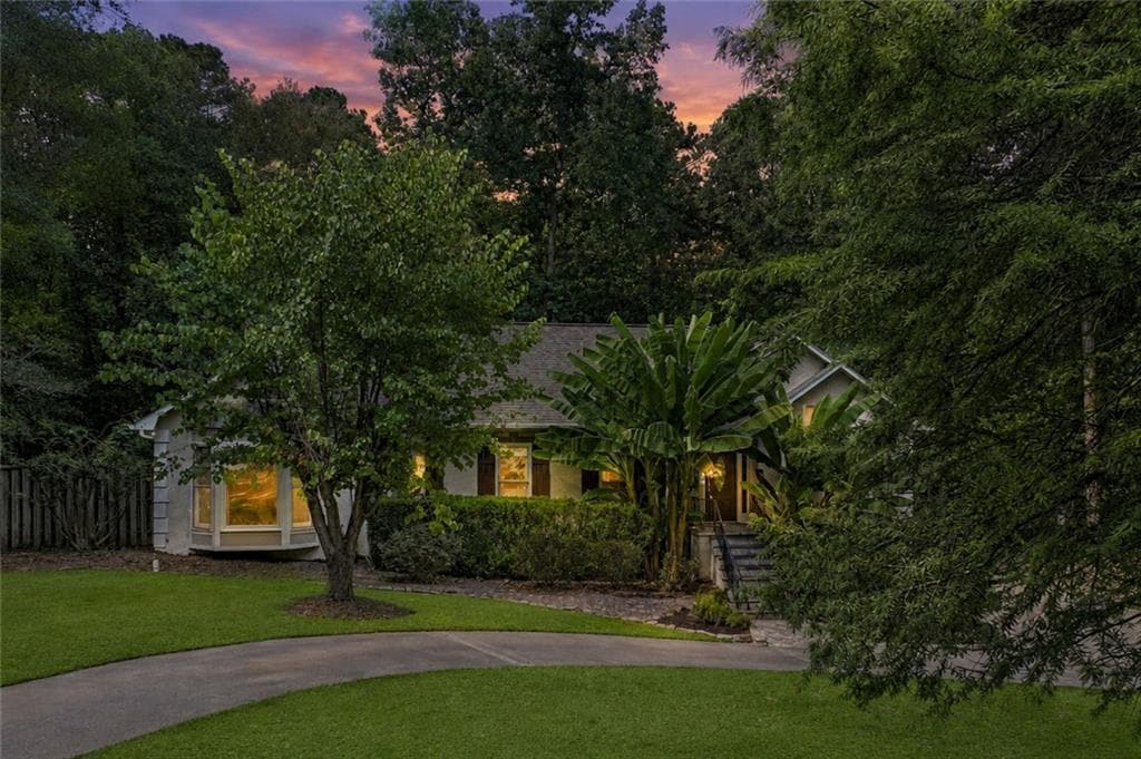 3 bedroom, 2 bathroom, 3,264 sq ft single family residence under contract at 127 Caracas Drive, Woodstock, GA 30188 — photo 7