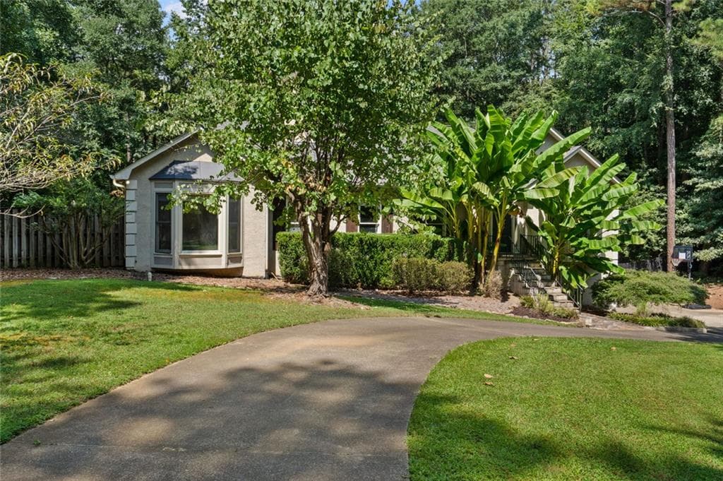 3 bedroom, 2 bathroom, 3,264 sq ft single family residence under contract at 127 Caracas Drive, Woodstock, GA 30188 — photo 9