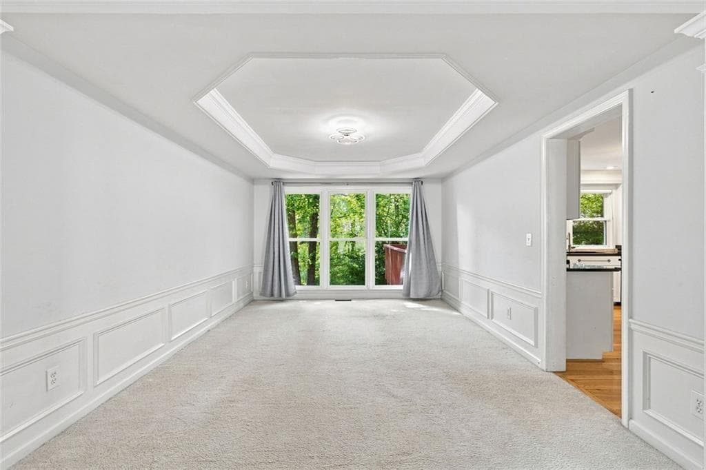 5 bedroom, 3 bathroom, 4,350 sq ft single family residence for sale at 425 Fairford Lane, Duluth, GA 30097 — photo 8