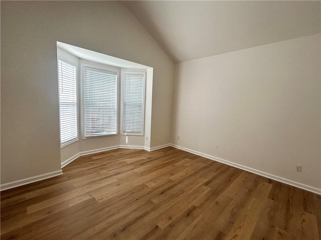 3 bedroom, 2 bathroom, 2,424 sq ft single family residence for sale at 825 Stonehaven Road, Atlanta, GA 30331 — photo 8