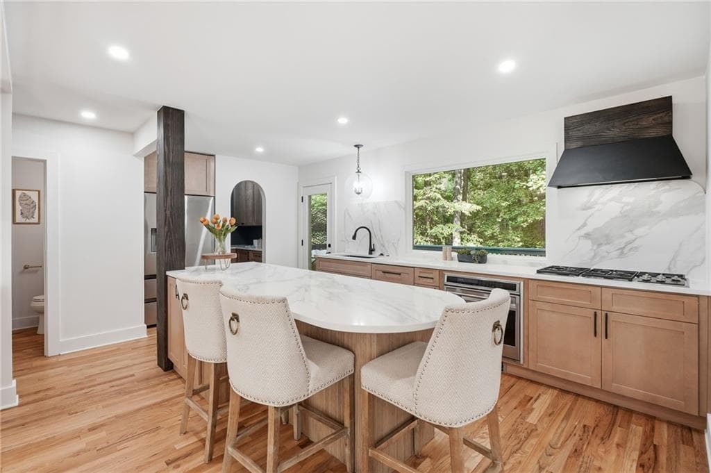 6 bedroom, 5 bathroom, 3,664 sq ft single family residence for sale at 2433 Helmsdale Drive, Atlanta, GA 30345 — photo 6