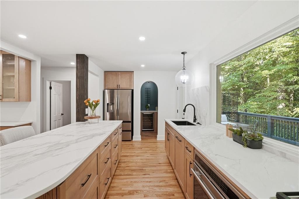 6 bedroom, 5 bathroom, 3,664 sq ft single family residence for sale at 2433 Helmsdale Drive, Atlanta, GA 30345 — photo 7