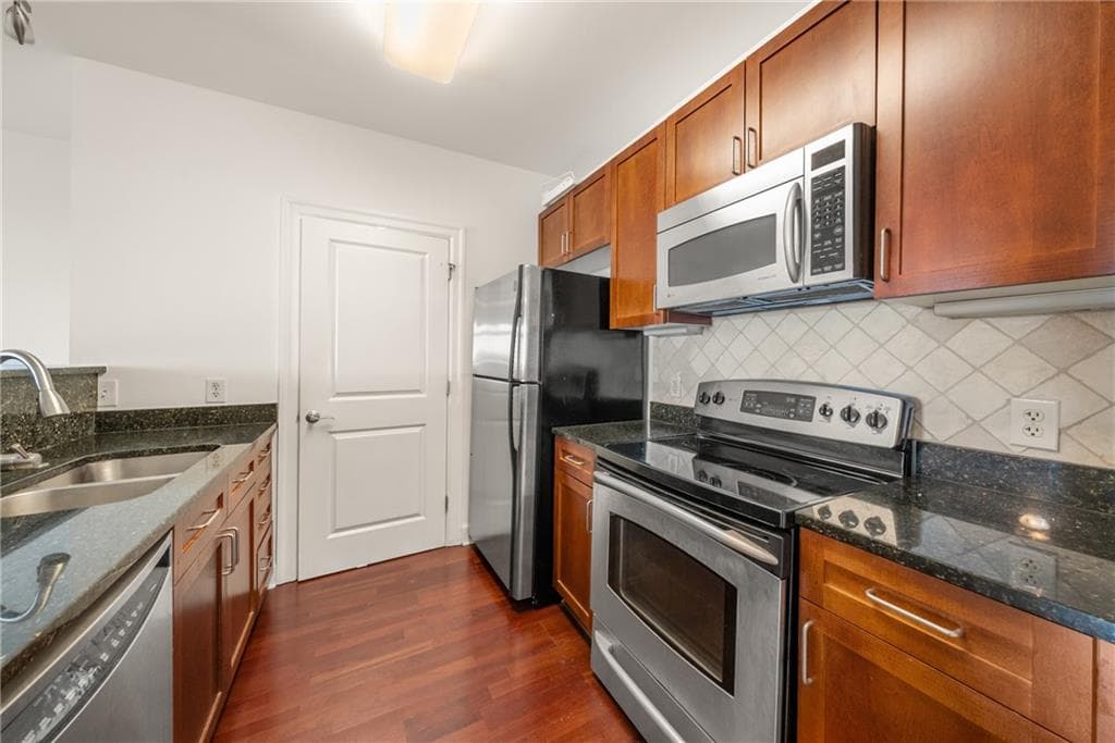 1 bedroom, 1 bathroom, 874 sq ft condominium for rent at 325 East Paces Ferry Road 606, Atlanta, GA 30305 for $2,150 a month — photo 3