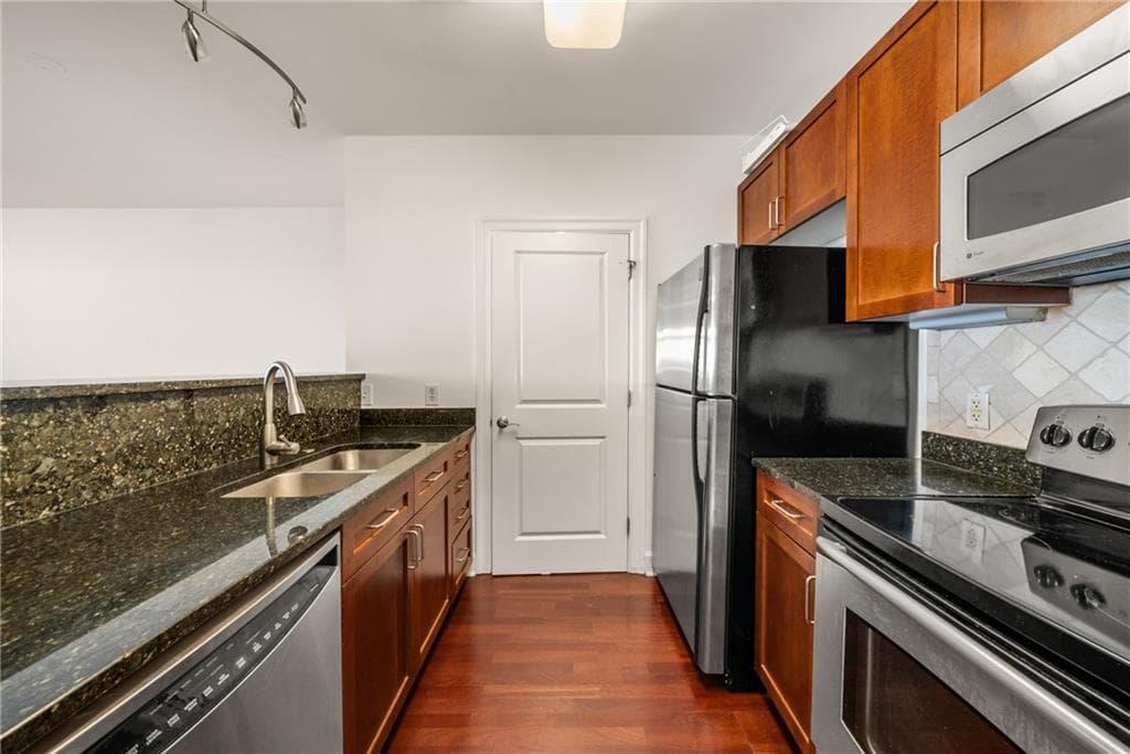 1 bedroom, 1 bathroom, 874 sq ft condominium for rent at 325 East Paces Ferry Road 606, Atlanta, GA 30305 for $2,150 a month — photo 4