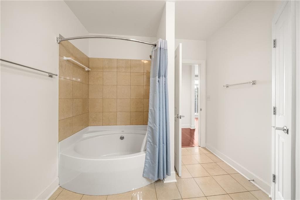 1 bedroom, 1 bathroom, 874 sq ft condominium for rent at 325 East Paces Ferry Road 606, Atlanta, GA 30305 for $2,150 a month — photo 10