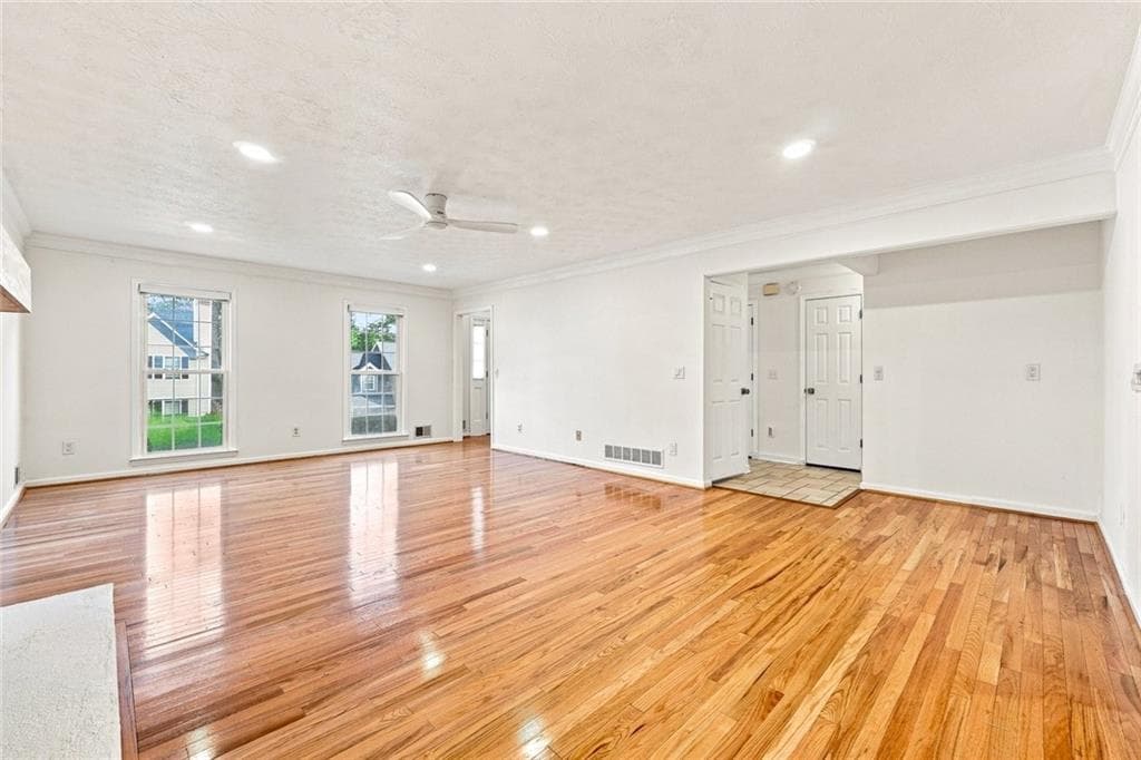 4 bedroom, 4 bathroom, 3,000 sq ft single family residence for sale at 945 Meadowsong Circle, Lawrenceville, GA 30043 — photo 9