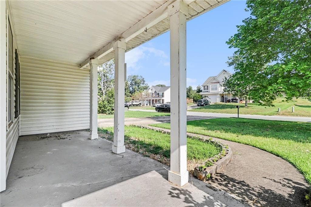 4 bedroom, 3 bathroom, 2,400 sq ft single family residence for sale at 794 Baskins Circle, Winder, GA 30680 — photo 8