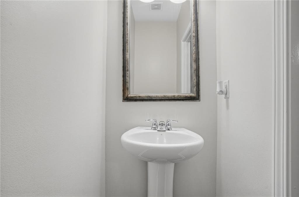 4 bedroom, 4 bathroom, 2,012 sq ft single family residence for sale at 541 Collingsworth Lane, Lawrenceville, GA 30043 — photo 9