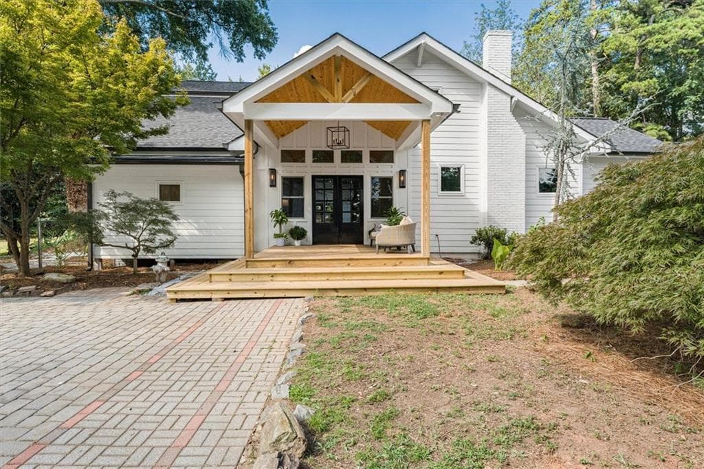 3 bedroom, 4 bathroom, 2,900 sq ft single family residence for sale at 1038 W Atlanta Street, Marietta, GA 30060
