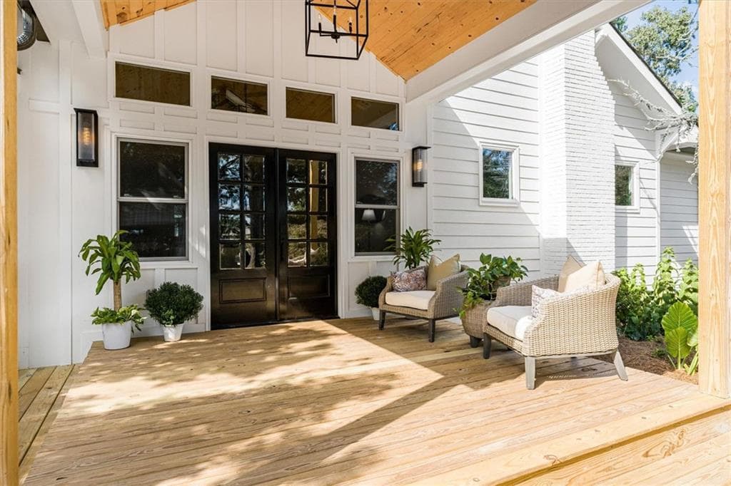 3 bedroom, 4 bathroom, 2,900 sq ft single family residence for sale at 1038 W Atlanta Street, Marietta, GA 30060 — photo 3