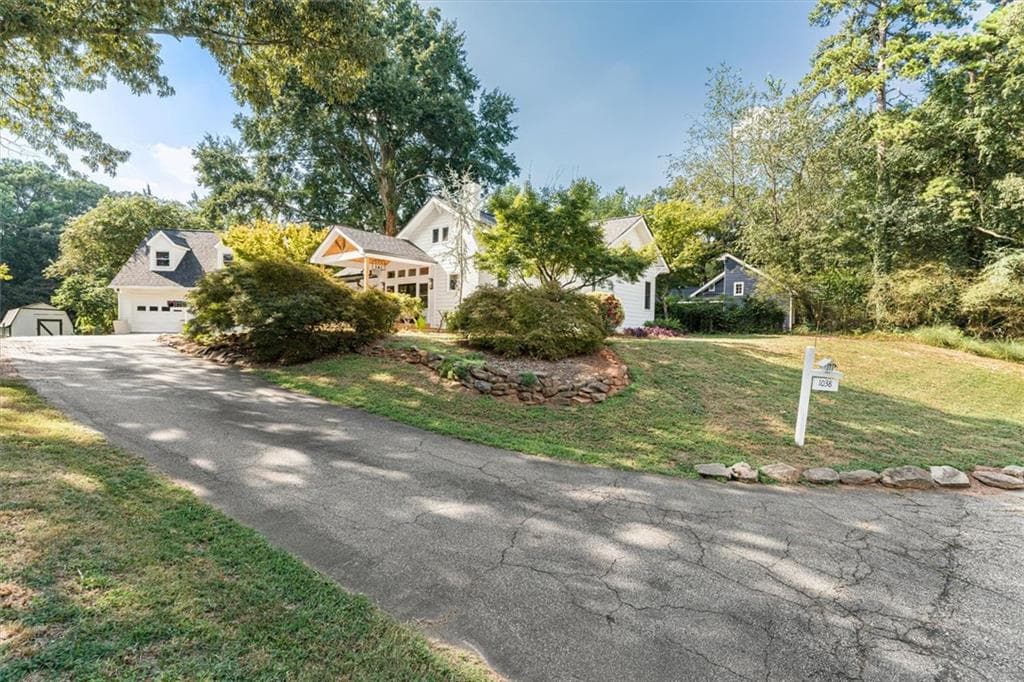 3 bedroom, 4 bathroom, 2,900 sq ft single family residence for sale at 1038 W Atlanta Street, Marietta, GA 30060 — photo 4