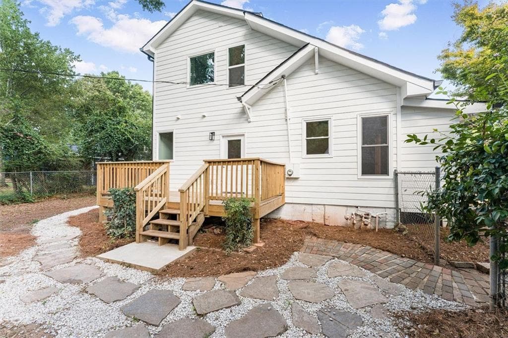 3 bedroom, 4 bathroom, 2,900 sq ft single family residence for sale at 1038 W Atlanta Street, Marietta, GA 30060 — photo 5