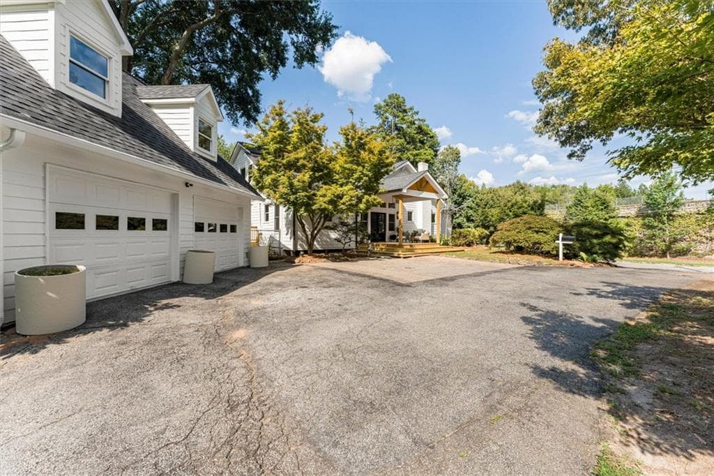 3 bedroom, 4 bathroom, 2,900 sq ft single family residence for sale at 1038 W Atlanta Street, Marietta, GA 30060 — photo 7