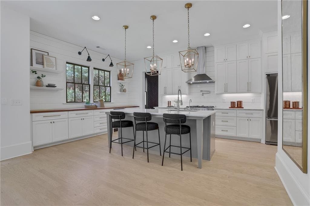 5 bedroom, 4 bathroom, 3,434 sq ft single family residence under contract at 3534 Vanet Road, Atlanta, GA 30341 — photo 7