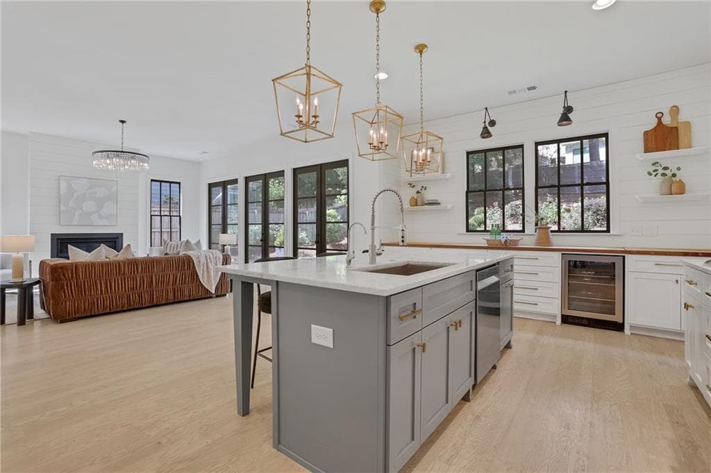 5 bedroom, 4 bathroom, 3,434 sq ft single family residence under contract at 3534 Vanet Road, Atlanta, GA 30341 — photo 9
