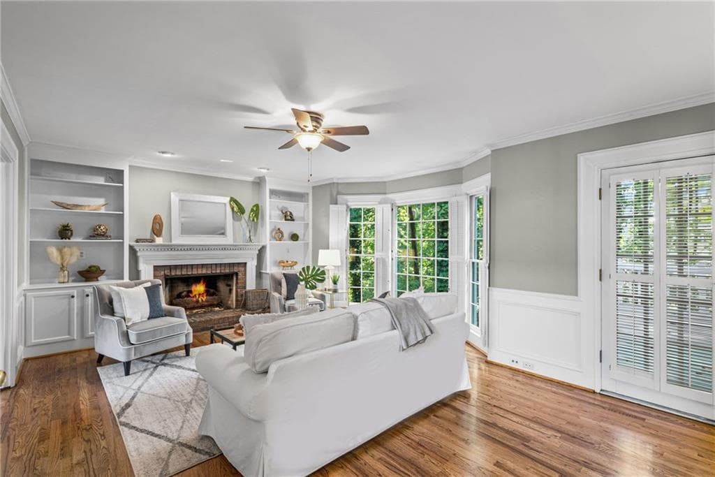 5 bedroom, 4 bathroom, 4,716 sq ft single family residence for sale at 10985 Wilshire Chase Drive, Johns Creek, GA 30097 — photo 8
