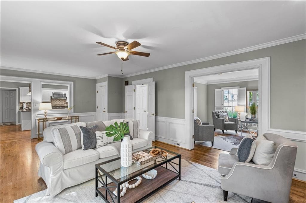 5 bedroom, 4 bathroom, 4,716 sq ft single family residence for sale at 10985 Wilshire Chase Drive, Johns Creek, GA 30097 — photo 10
