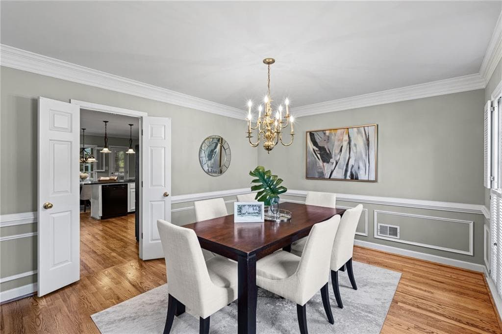 5 bedroom, 4 bathroom, 4,716 sq ft single family residence for sale at 10985 Wilshire Chase Drive, Johns Creek, GA 30097 — photo 5