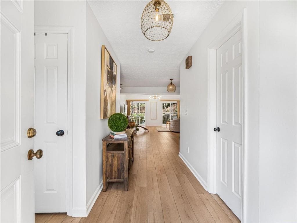 3 bedroom, 3 bathroom, 2,394 sq ft single family residence under contract at 1016 Pine Grove Drive, Alpharetta, GA 30009 — photo 6